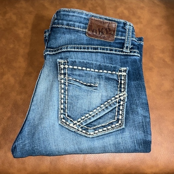 BKE Denim Kate Capri Stretch Mid Rise Size 27 - Picture 3 of 16